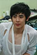 Nichkhun1