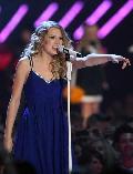 美國有名的鄉村女歌手-泰勒斯Taylor Swift